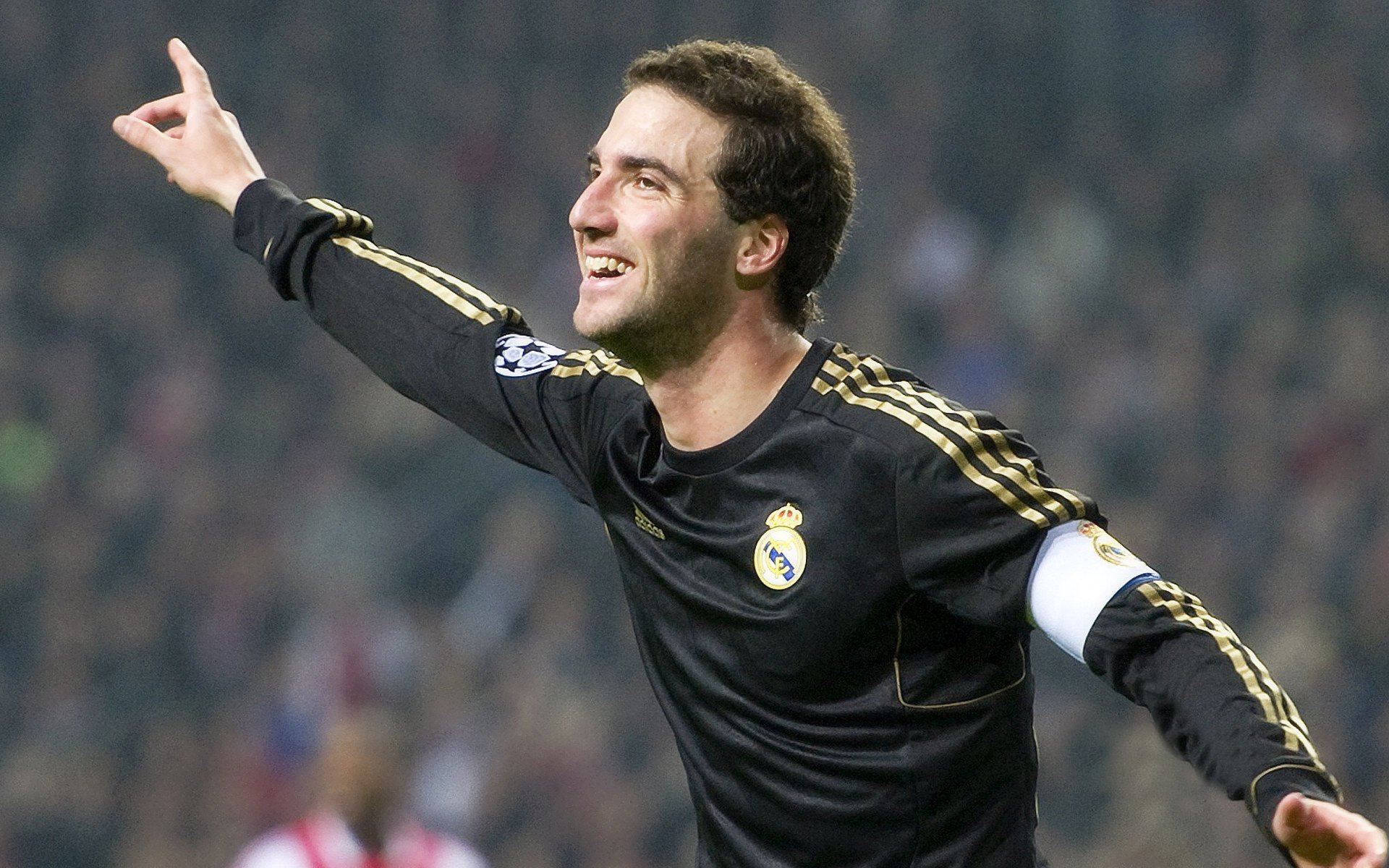 爱游戏体育-客场表现逐渐改善球队在逆境中展示成长与团队执行力，球队主客场作战有什么不同