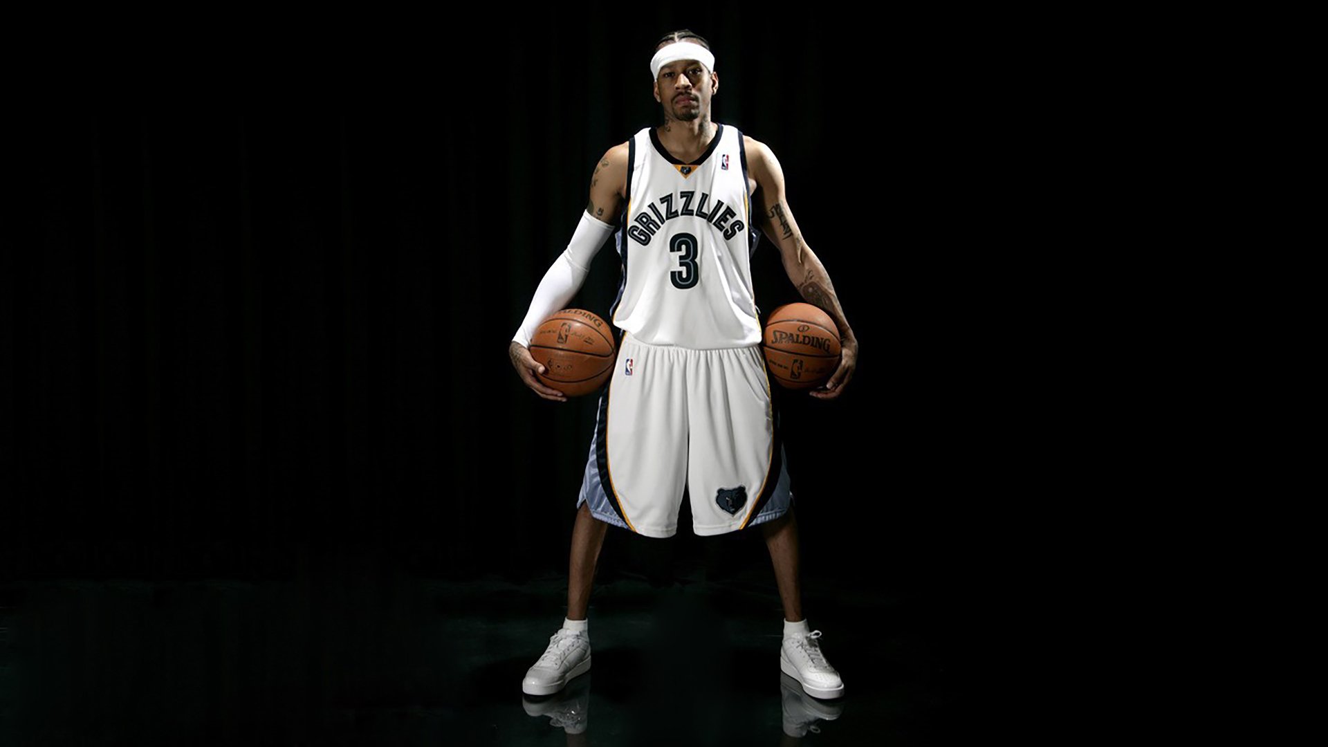 在季后赛对阵快船时,库里全场投中9个三分球,砍下41分带领勇士逆转!